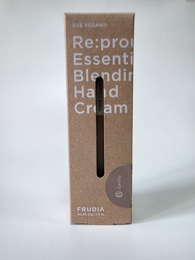 FRUDIA Крем для рук с маслом сандалового дерева и ромашкой 